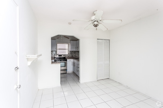 Interior Photo - Affordable Beach Rentals