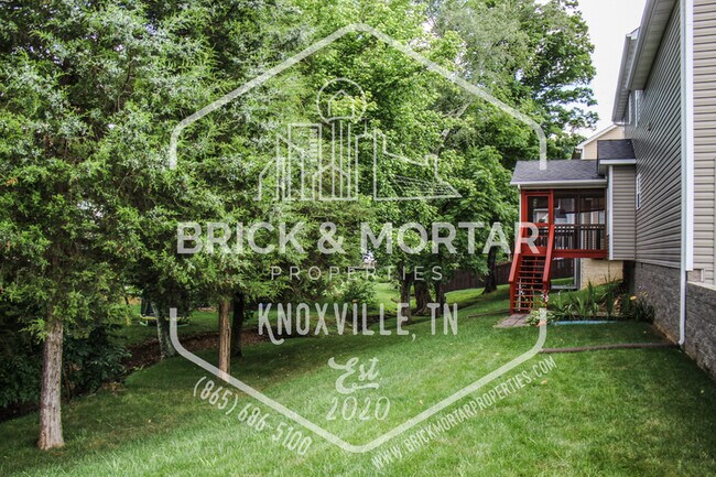 Building Photo - 5722 Rhyne Cove Ln