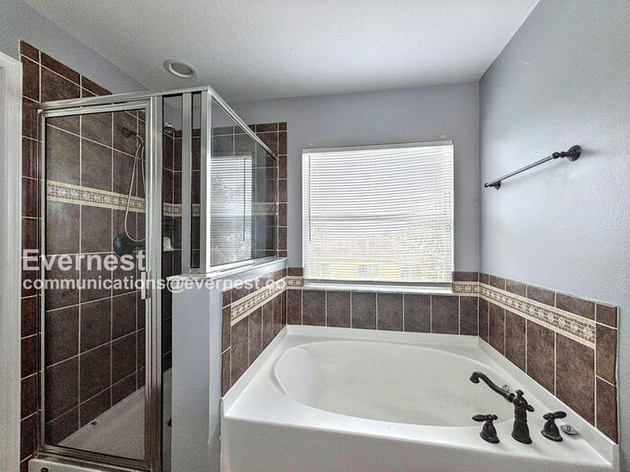 Building Photo - 2806 Polson Dr