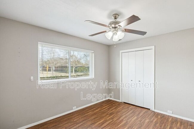 Building Photo - 3740 Racquet Ct