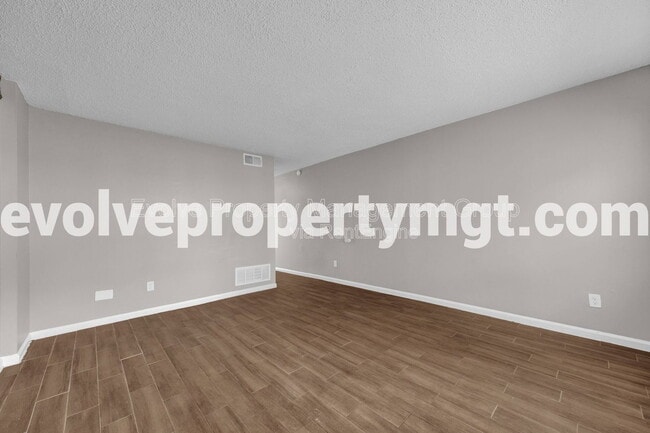 Building Photo - 3434 Pruett Ct