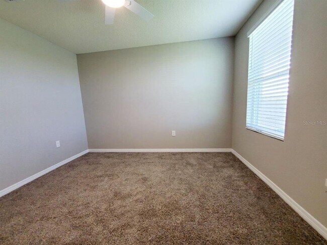 Building Photo - 1014 Golden Shiner Ave