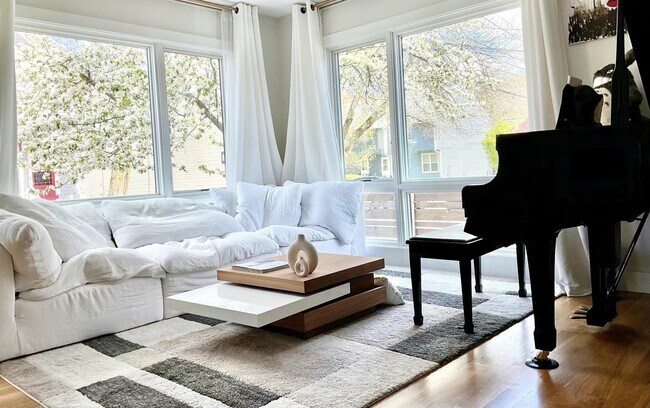 Building Photo - GORGEOUS 3 BED 3.5 BATH IN CAMBRIDGE!!!!!!!!!