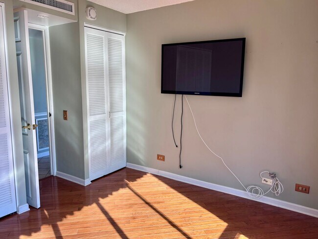 Building Photo - Available Now | 2 Bedroom, 2 bathroom, 1 a...