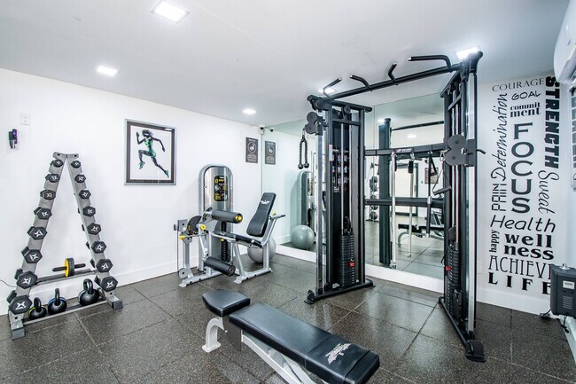 Building Photo - Legacy at Pinecrest