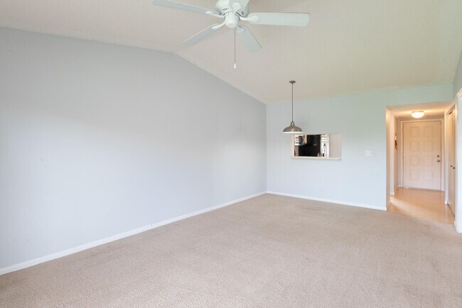Building Photo - 3031 Holiday Springs Blvd
