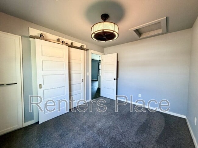 Building Photo - 624 S Quincy Ave