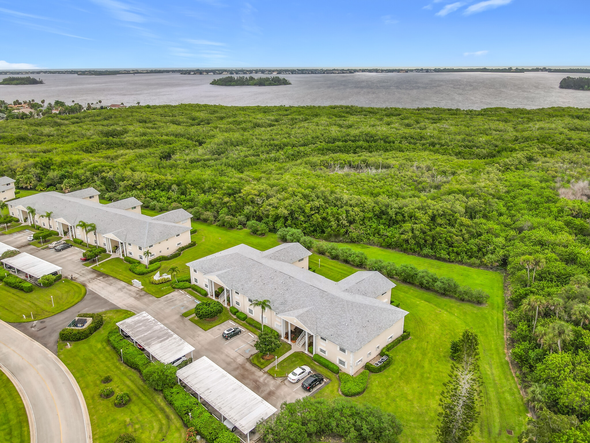 Building Photo - 760 Lake Orchid Cir