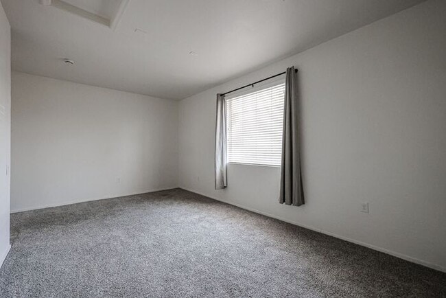 Building Photo - Lovely 4Bedroom/2Bath in the Heart of Chandler