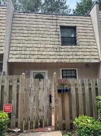 Building Photo - 1327 Woodstone Ter