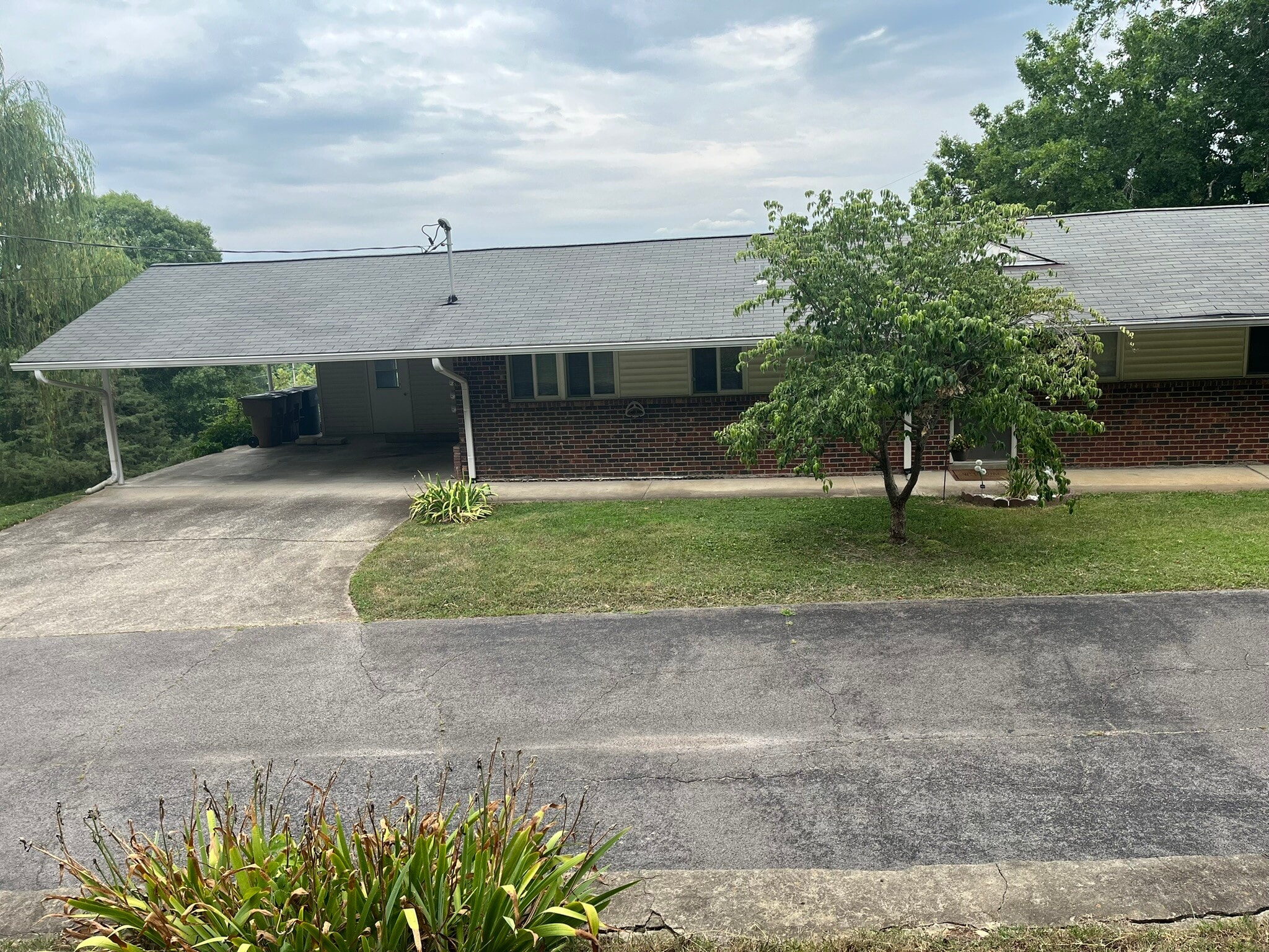 Building Photo - 3020 Fernbrook Ln