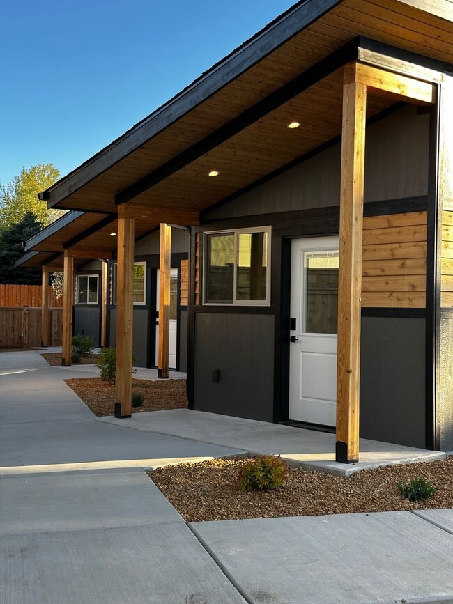 Building Photo - Newly Built! 1 Bed, 1 Bath Home with a fully fenced Yard!