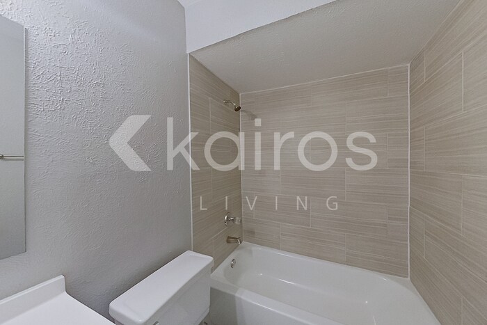 Building Photo - 2805 Forest Creek Dr