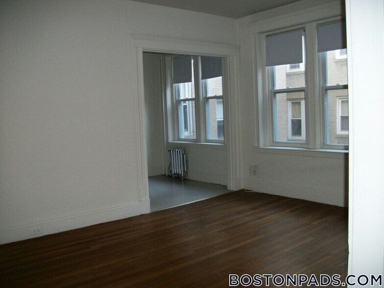 Building Photo - 1171 Boylston St