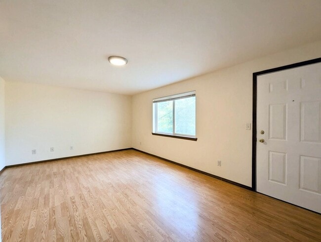 Building Photo - 3Bd/1.5ba Lake Stevens Duplex