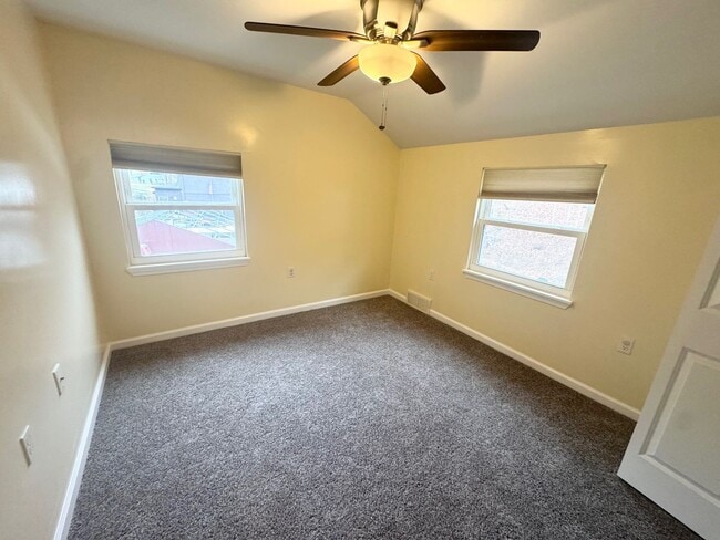 Building Photo - 2 Bed/2Bath Duplex in Ross Township