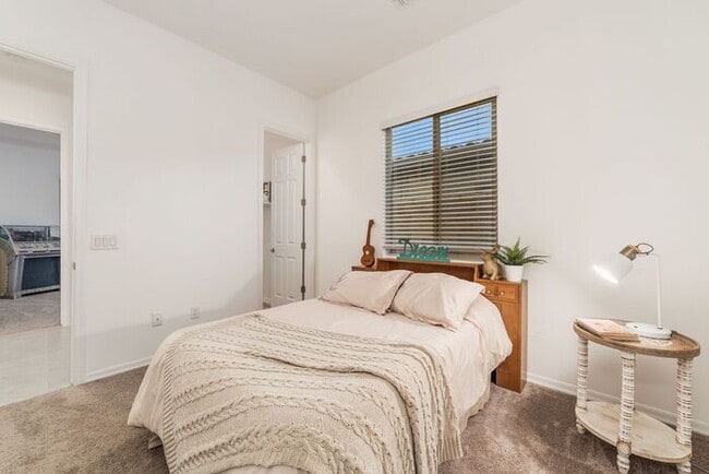 Building Photo - Beautiful home in Gated Dove Mountain Comm...