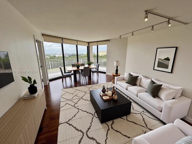 Building Photo - 1000 Quayside Terrace