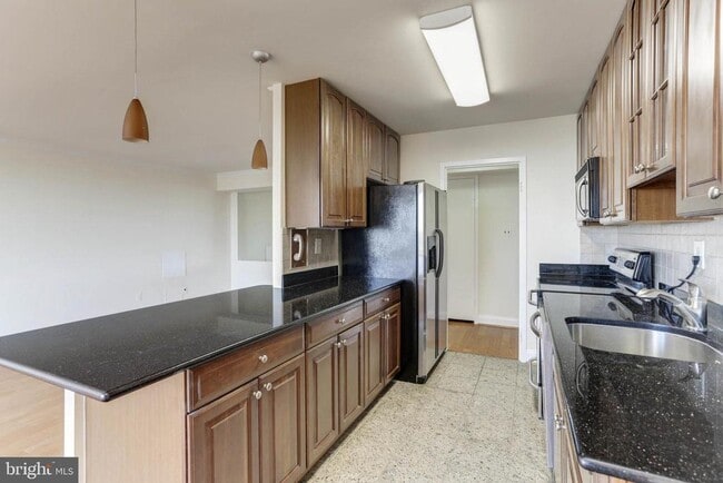 Building Photo - 9701 Fields Rd