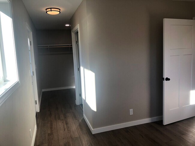 Building Photo - Beautiful 1 bedroom 1 bath house in Springfield!