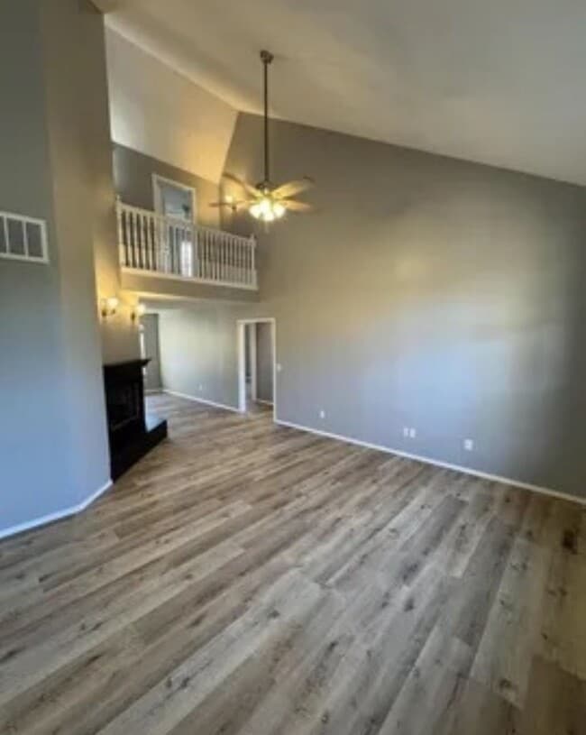 Building Photo - 5 bed/3 bath house