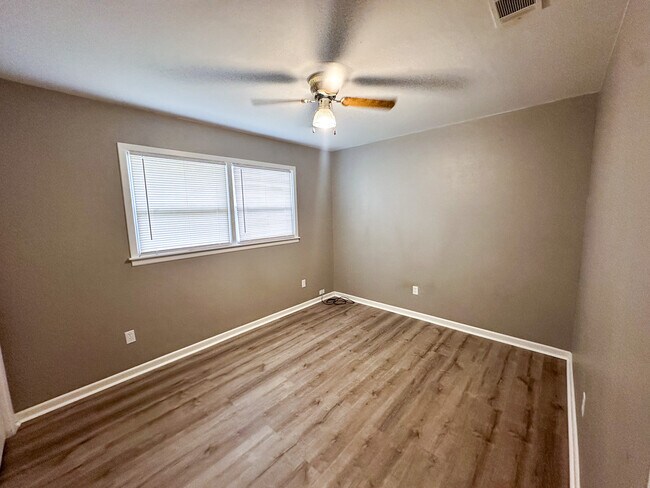 Building Photo - 2801 53rd St