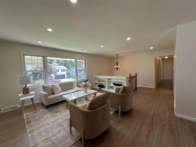 Building Photo - 3006 Stanford Ave