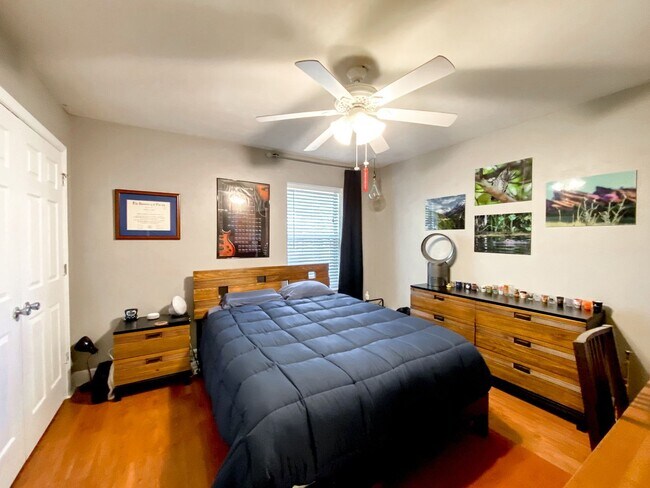 Building Photo - Woods Edge South #114