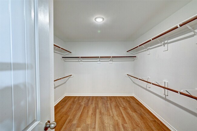 Building Photo - 9230 Mission Arbor Ln