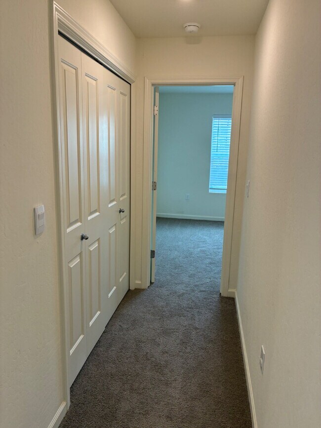 Building Photo - Modern Convenience and Luxury!! Move In Ready with Full Appliance Package!