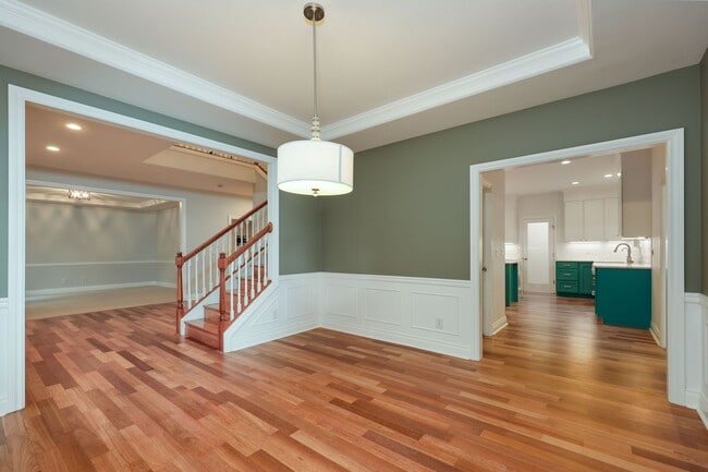 Building Photo - Beautiful Spacious Bainbridge Home