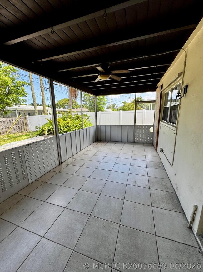 Building Photo - 2824 N Dixie Hwy