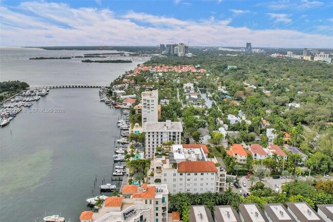 Building Photo - 3535 Hiawatha Ave