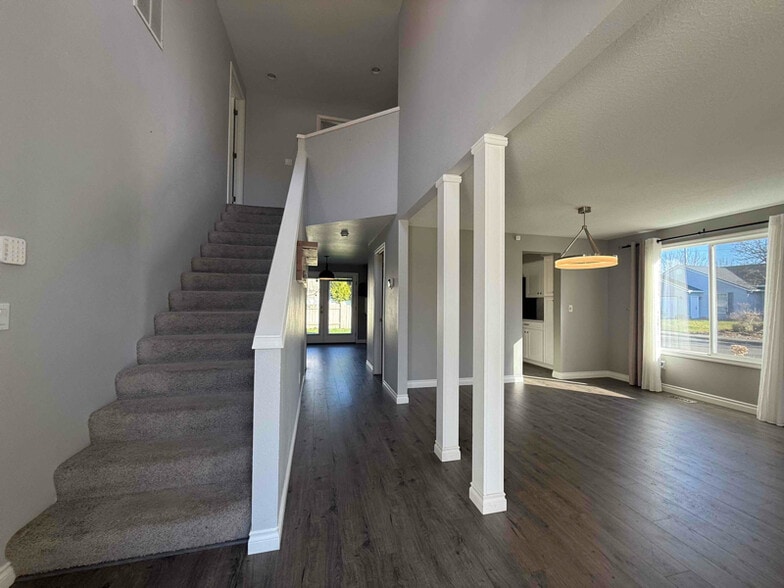 Building Photo - 17412 SE 28th St