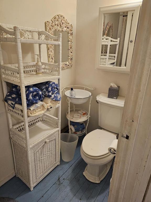 Building Photo - 378 Commercial St