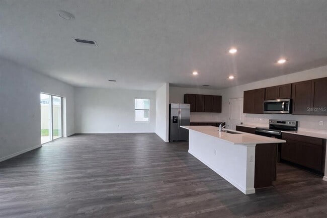 Building Photo - 32463 Weathered Oak Dr