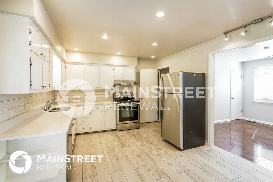 Building Photo - 3804 Scotwood Dr