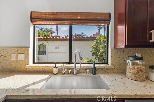 Building Photo - 6405 Vista Pacifica