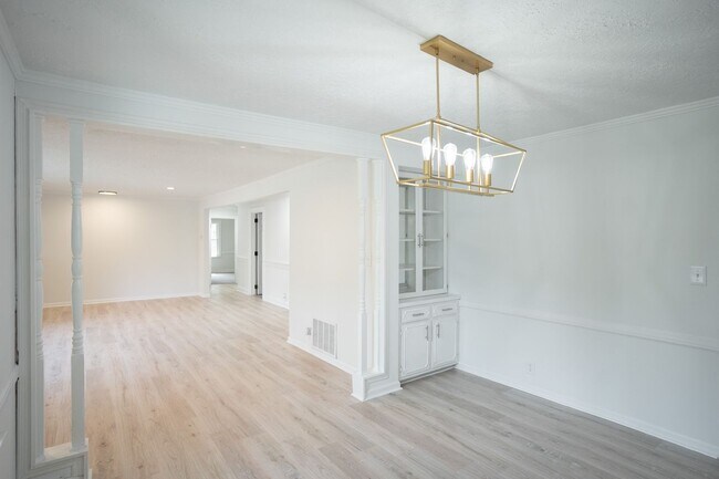 Building Photo - 3120 Edinburgh Dr