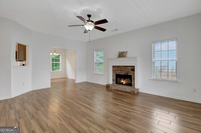 Building Photo - 77 Crescent St