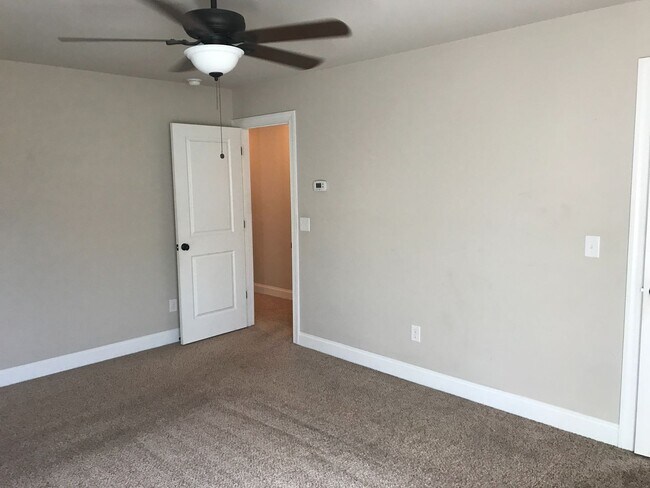 Building Photo - 530 Salterton Way