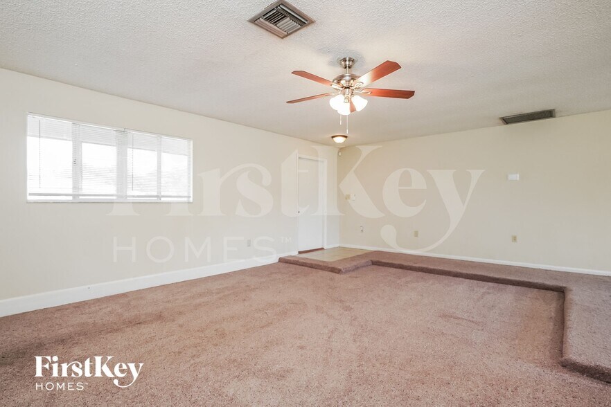 Building Photo - 18125 Hilda Dr