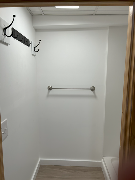 Shower Room - 194 Westview Dr