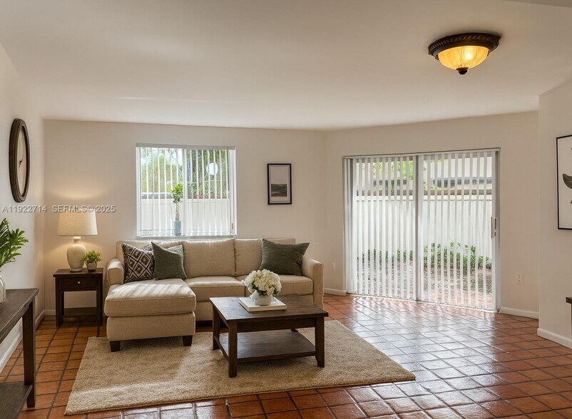 Building Photo - 3438 SW 2nd St