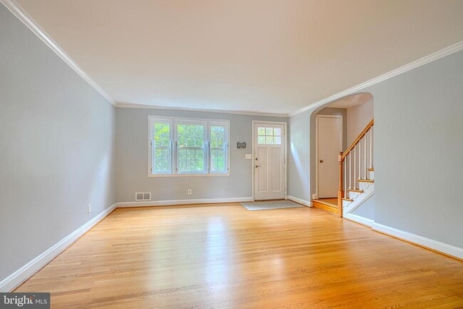 Building Photo - 372 Old Trail