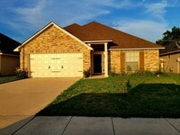 Building Photo - Great home in Legacy!