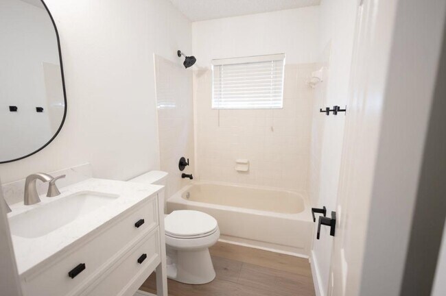Building Photo - 16104 Stowe Ct