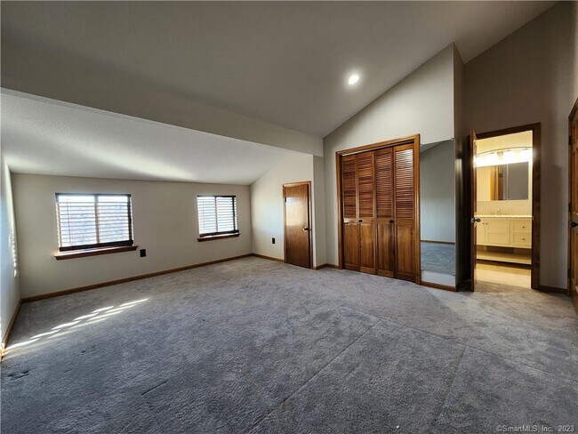 Building Photo - 11 Sherman Ln