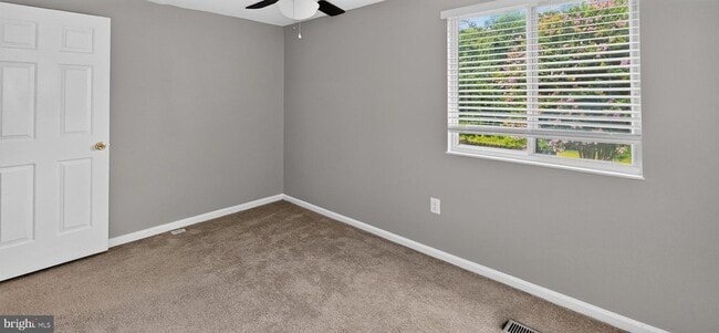 Building Photo - 3591 Laurel View Ct