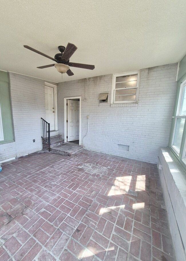 Building Photo - 5140 Alberene Rd